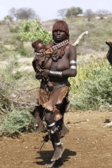 Images Dated 19th August 2005: Woman and child - Hamer tribe