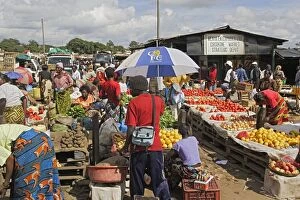 Images Dated 15th April 2006: Zambia Market