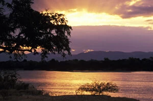Zimbabwe Gallery: Zimbabwe. View of Zambezi River at sunset
